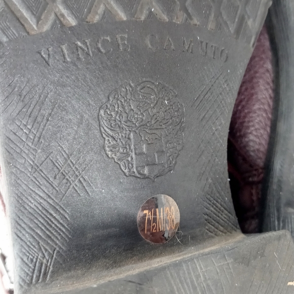 Vince‎ Camuto Combat Boots Tanowie Burgundy Studded - Picture 8 of 8